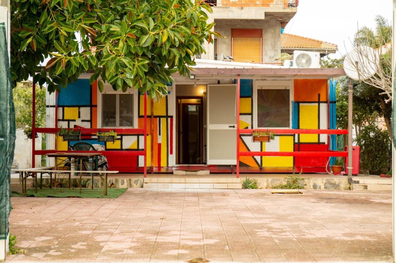 Отель La Casetta Colorata Катания Экстерьер фото